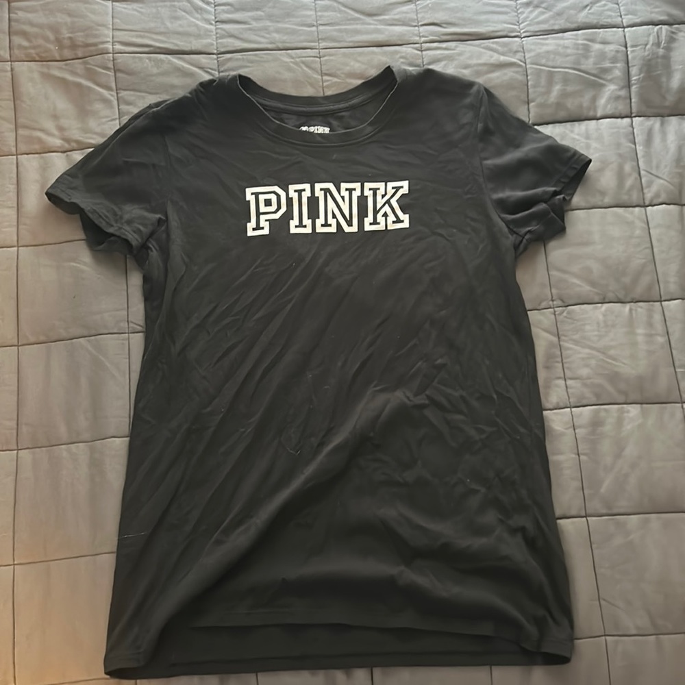Women’s medium pink tee